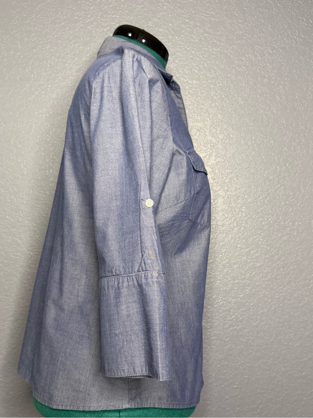 Ellen Tracy Chambray Shirt 100% Cotton Light Blue Button Down Denim Look Top L - Picture 5 of 8